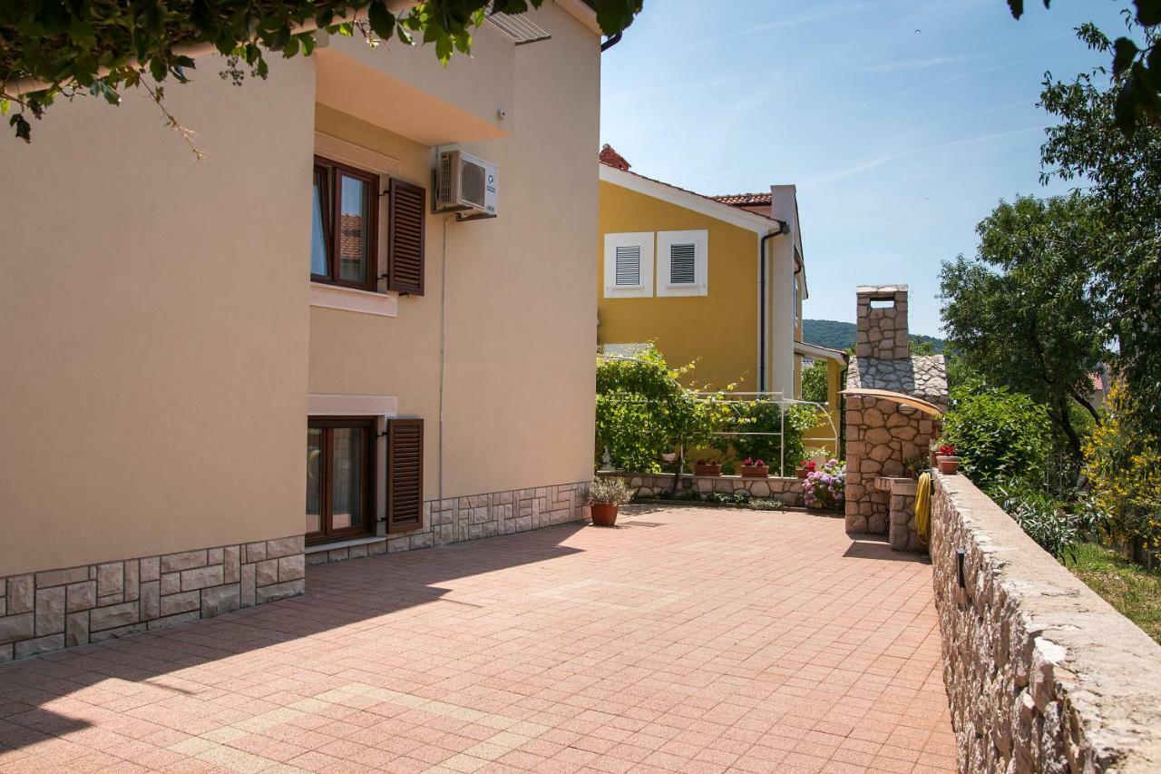 Apartments Eva Cres Exterior foto