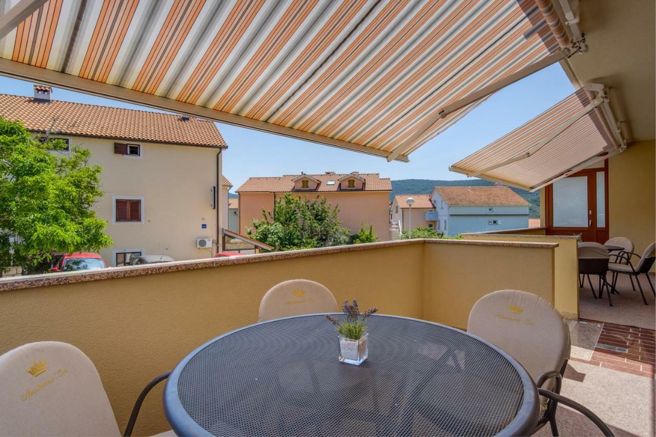 Apartments Eva Cres Exterior foto